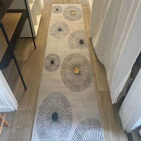 Bel Appartement Spacieux ,Convivial De 3 Chambres Avec Parking Prive Secure Caen Eksteriør bilde