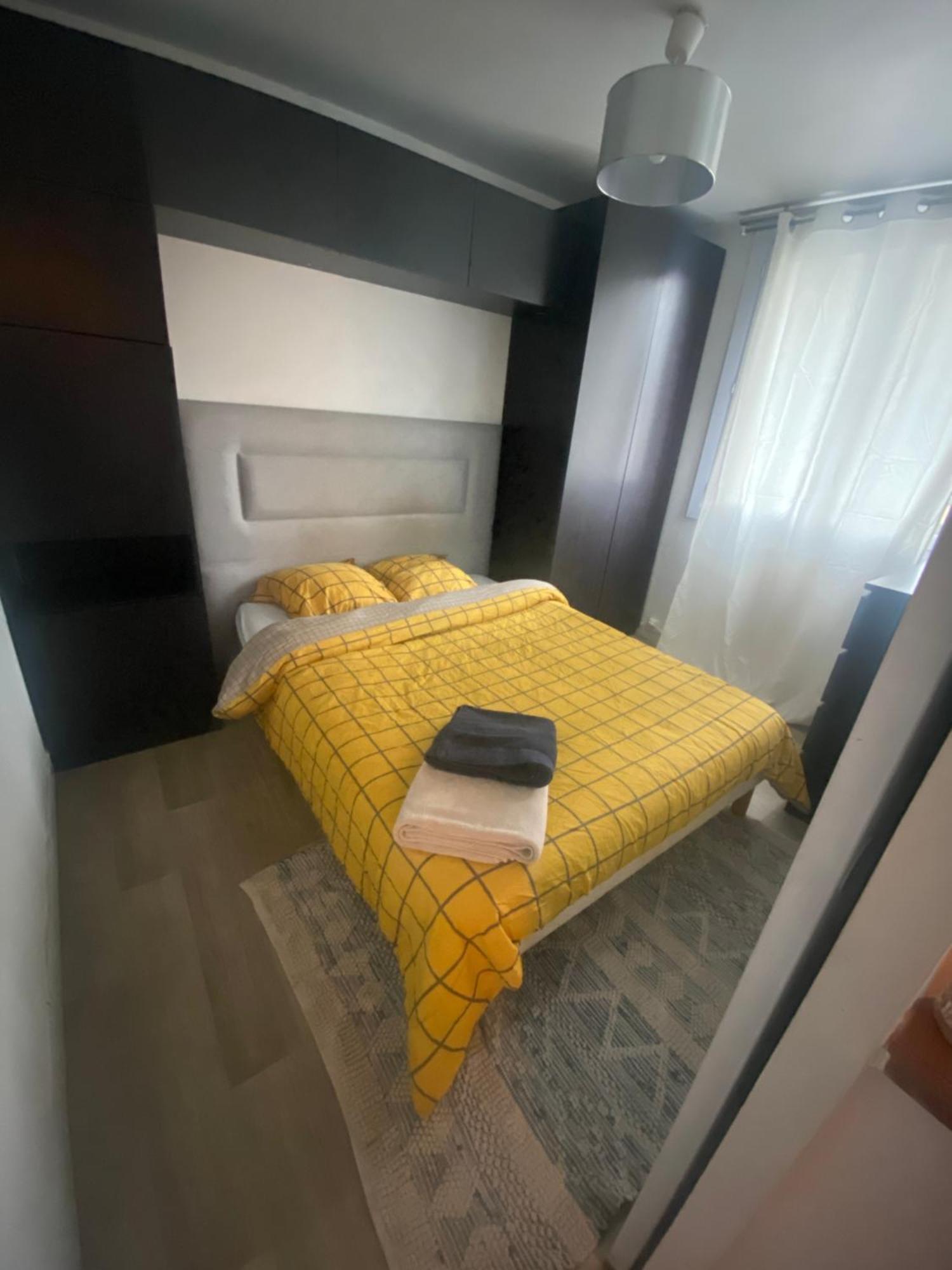 Bel Appartement Spacieux ,Convivial De 3 Chambres Avec Parking Prive Secure Caen Eksteriør bilde