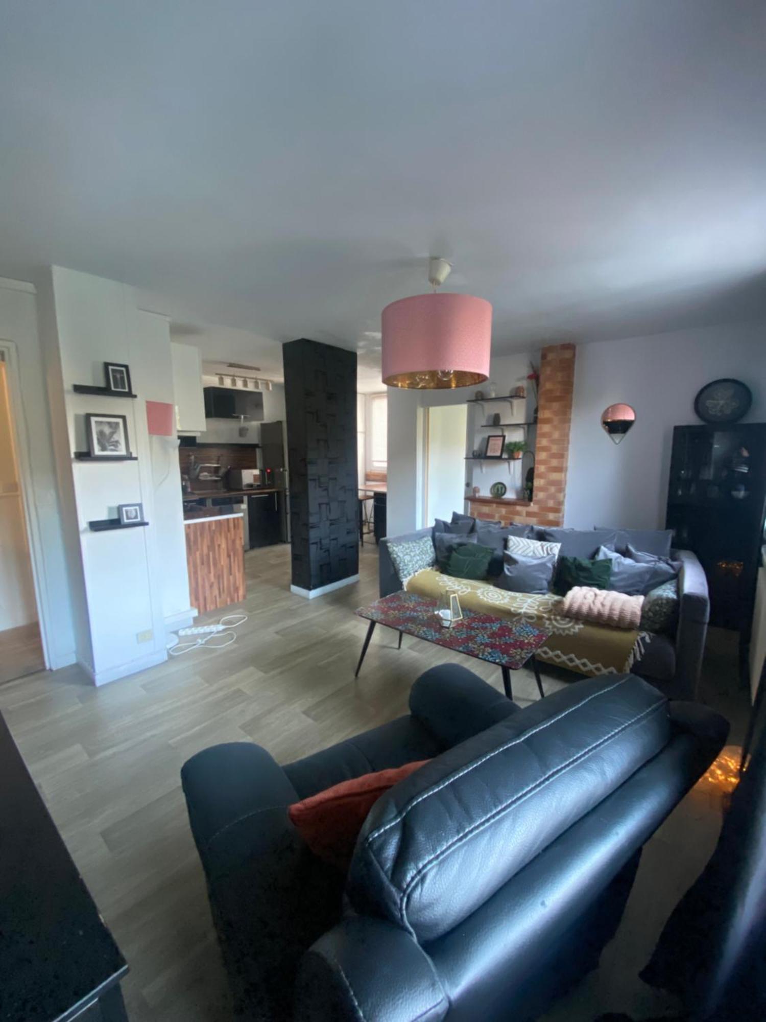 Bel Appartement Spacieux ,Convivial De 3 Chambres Avec Parking Prive Secure Caen Eksteriør bilde