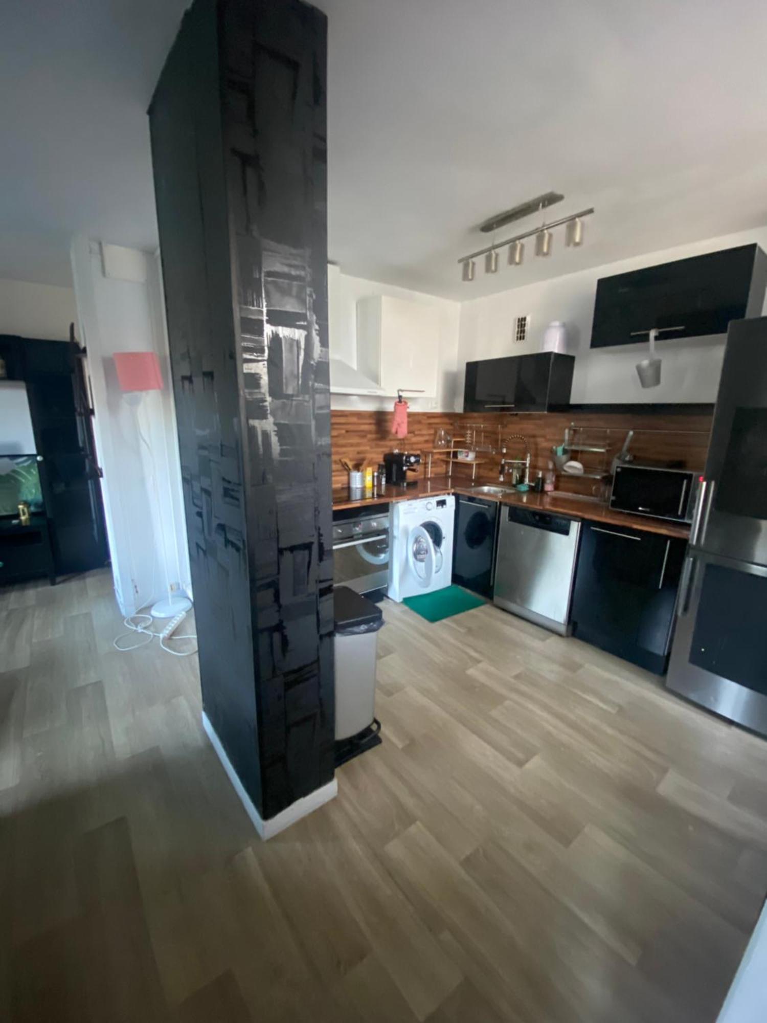 Bel Appartement Spacieux ,Convivial De 3 Chambres Avec Parking Prive Secure Caen Eksteriør bilde