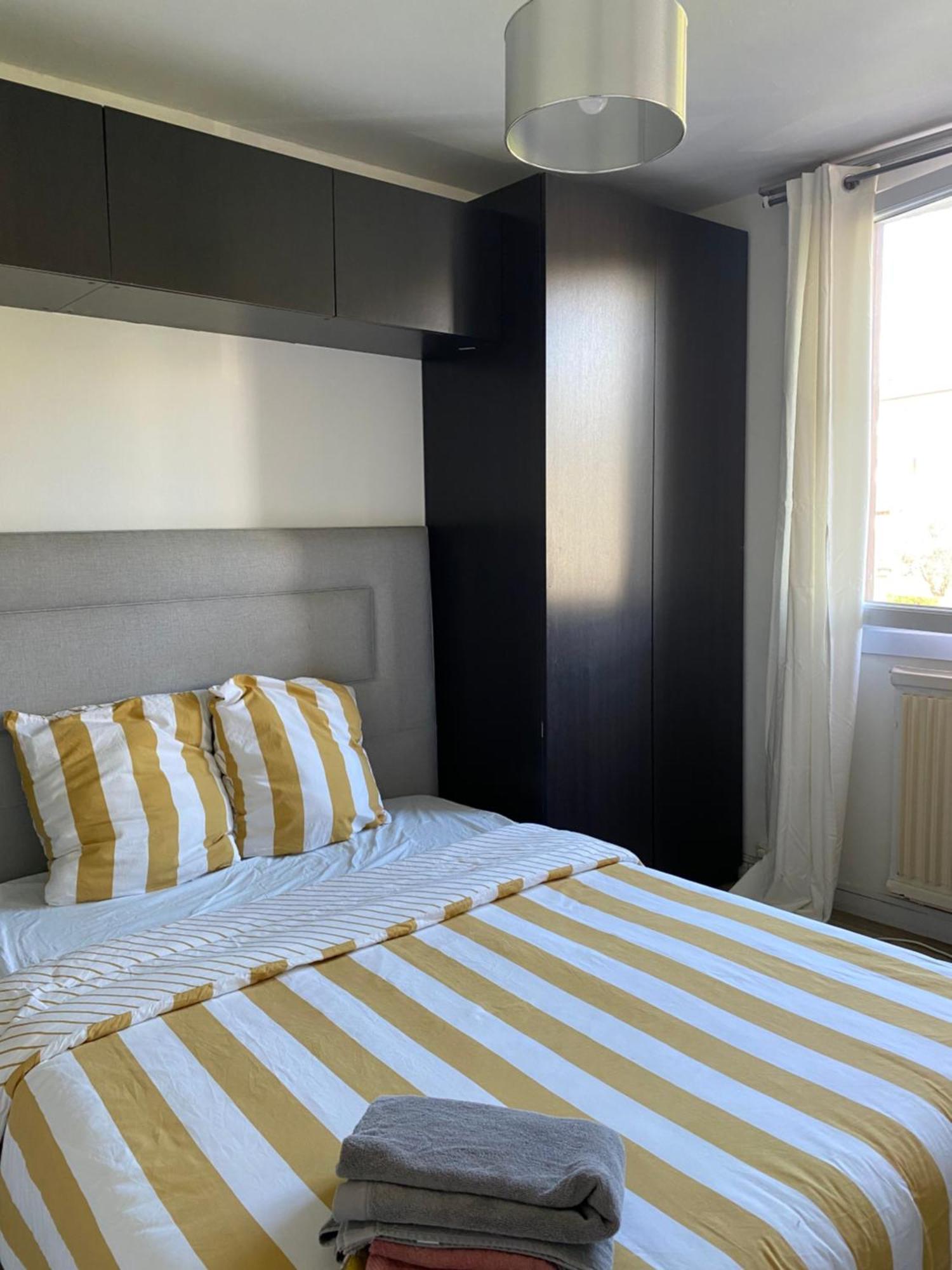 Bel Appartement Spacieux ,Convivial De 3 Chambres Avec Parking Prive Secure Caen Eksteriør bilde