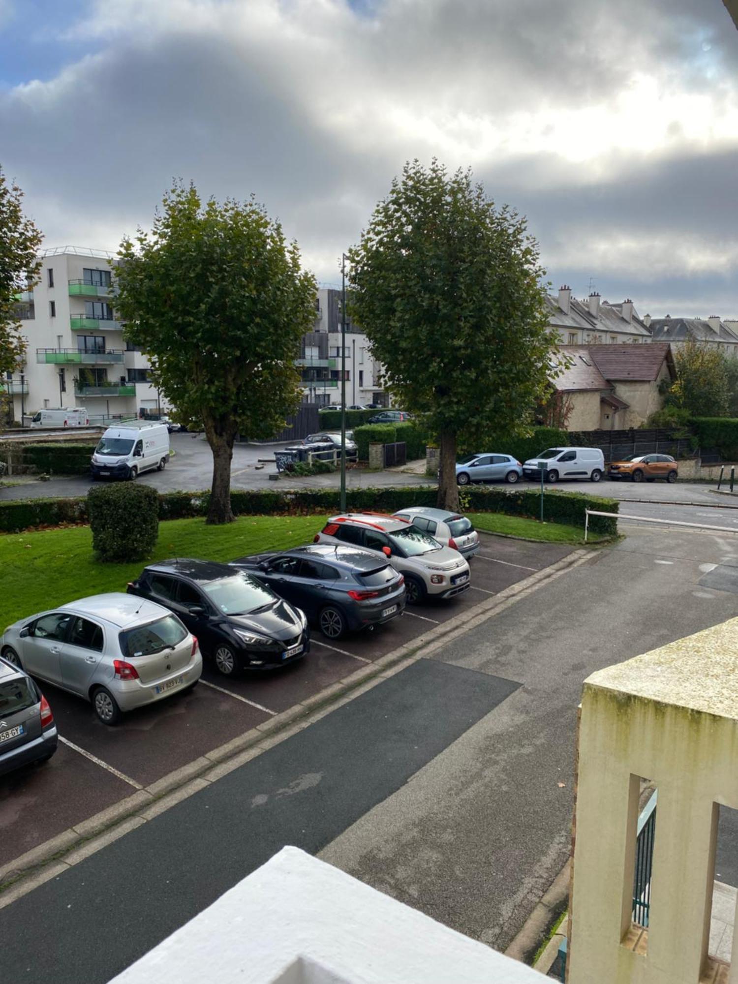 Bel Appartement Spacieux ,Convivial De 3 Chambres Avec Parking Prive Secure Caen Eksteriør bilde