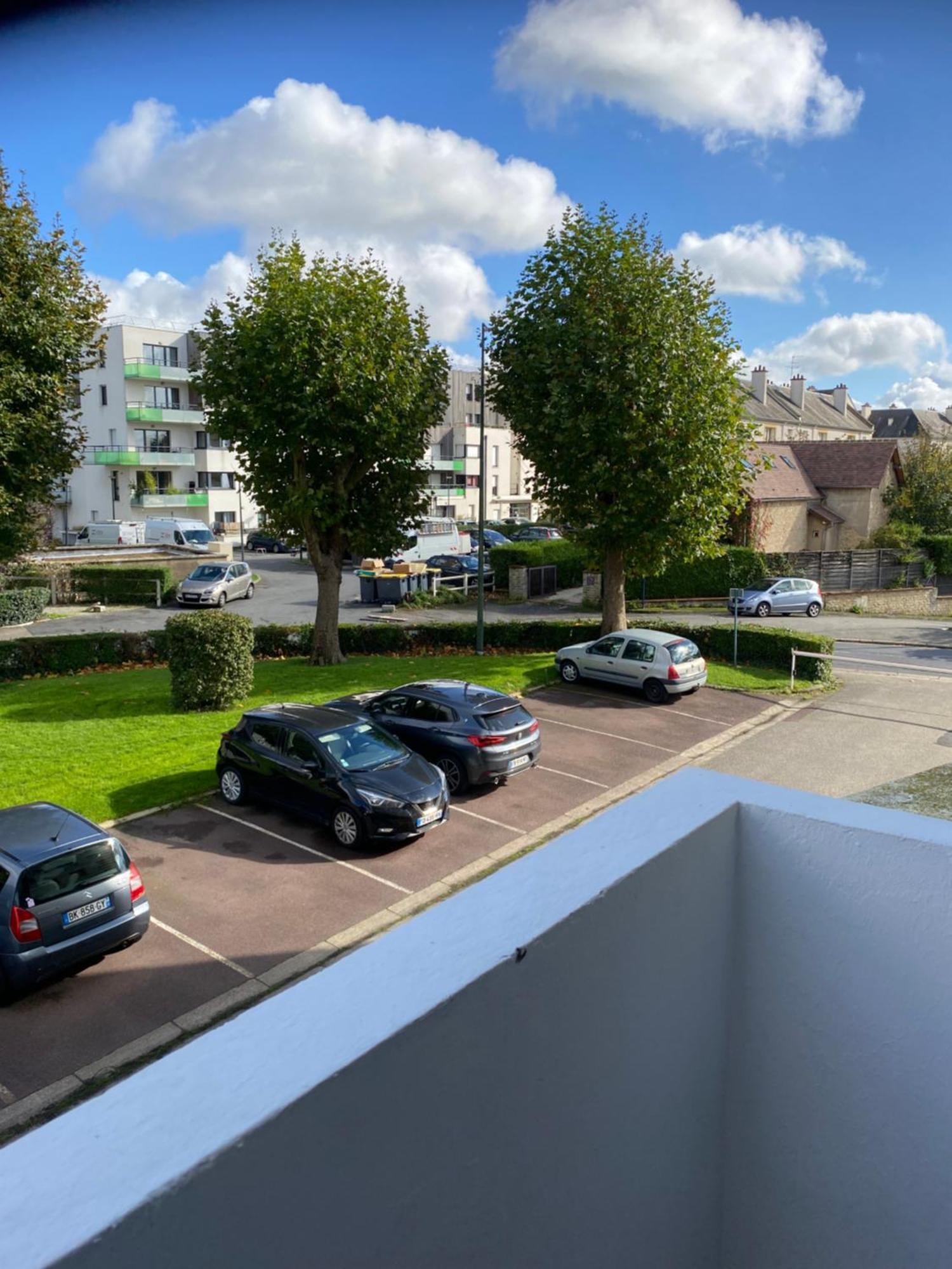 Bel Appartement Spacieux ,Convivial De 3 Chambres Avec Parking Prive Secure Caen Eksteriør bilde