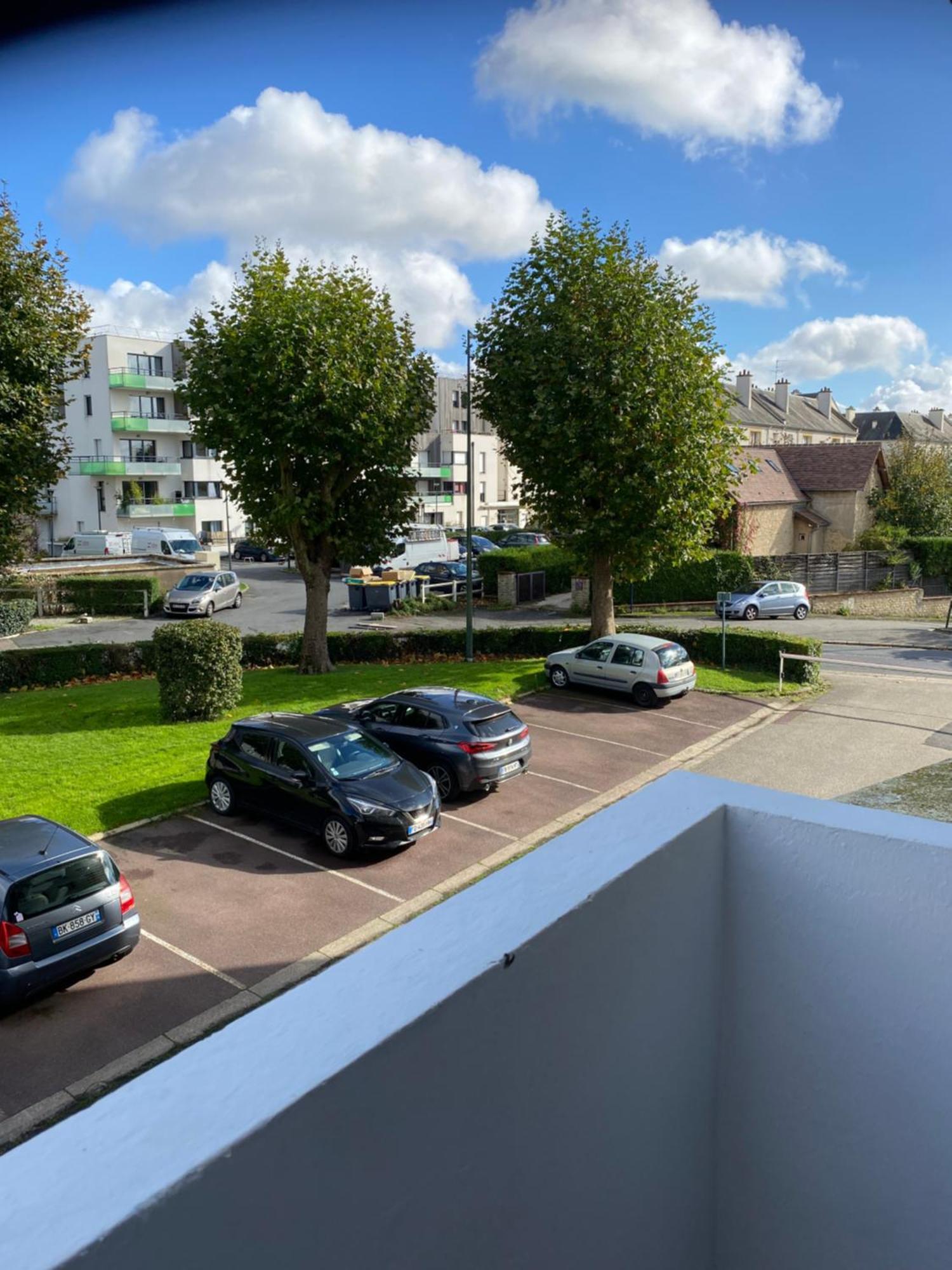 Bel Appartement Spacieux ,Convivial De 3 Chambres Avec Parking Prive Secure Caen Eksteriør bilde