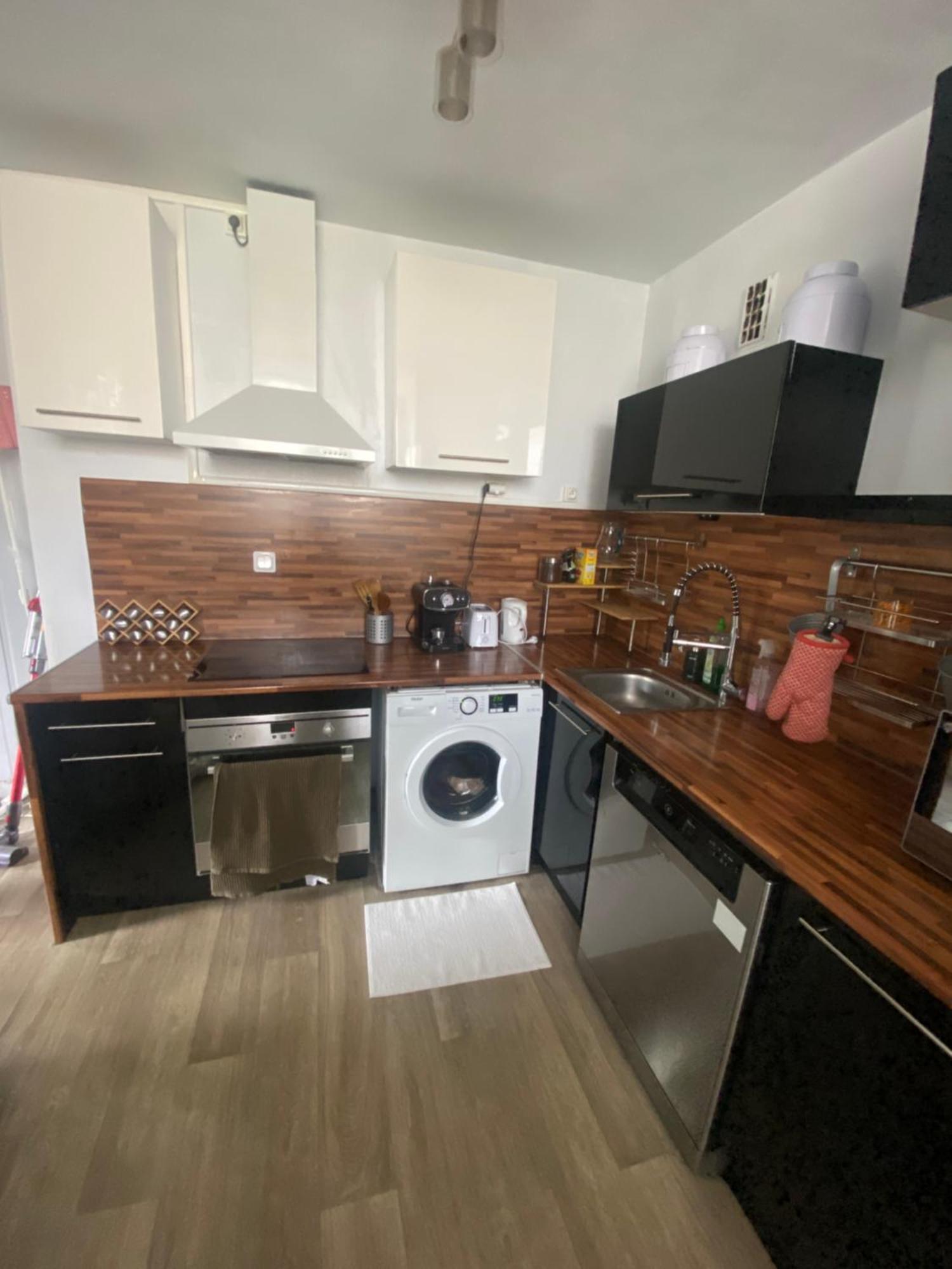 Bel Appartement Spacieux ,Convivial De 3 Chambres Avec Parking Prive Secure Caen Eksteriør bilde