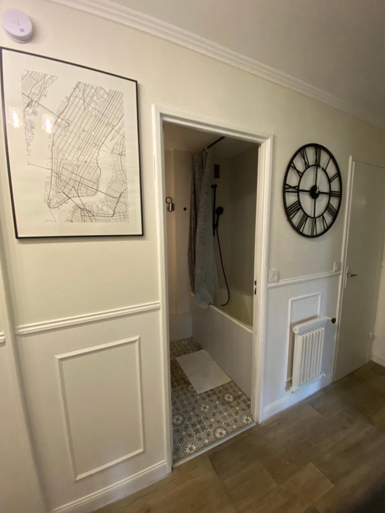 Bel Appartement Spacieux ,Convivial De 3 Chambres Avec Parking Prive Secure Caen Eksteriør bilde
