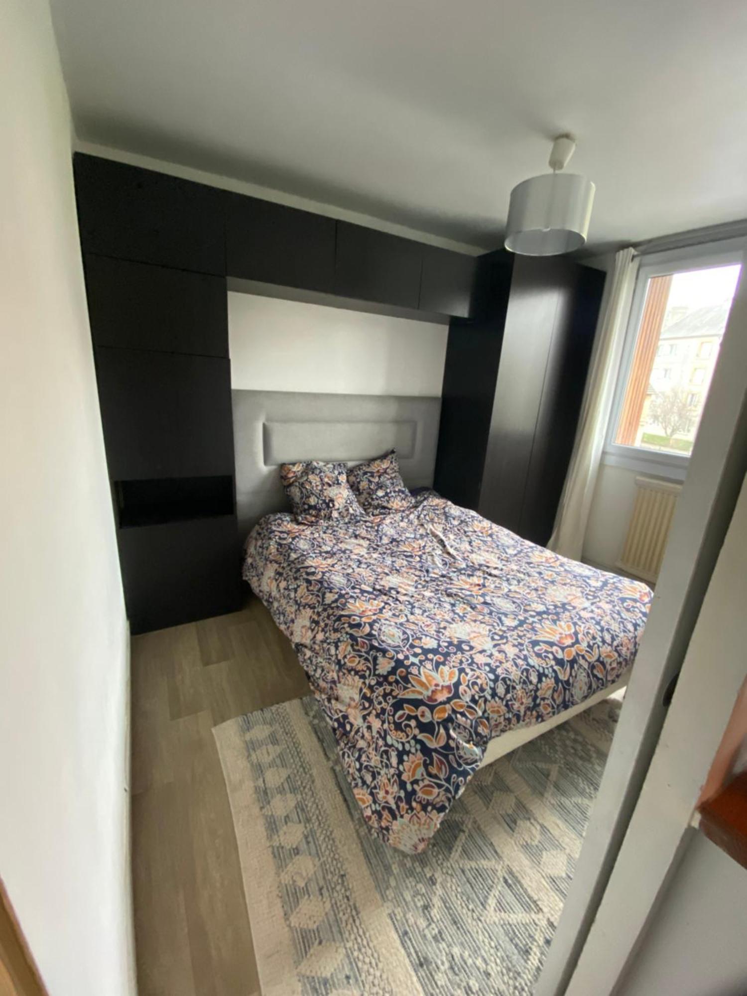 Bel Appartement Spacieux ,Convivial De 3 Chambres Avec Parking Prive Secure Caen Eksteriør bilde