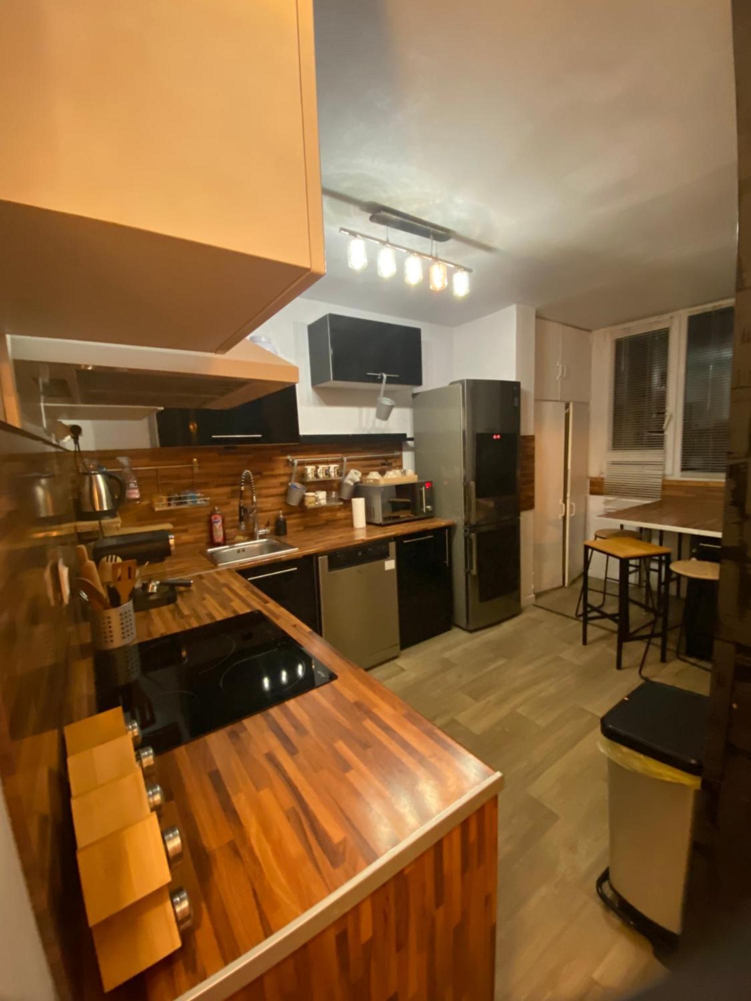Bel Appartement Spacieux ,Convivial De 3 Chambres Avec Parking Prive Secure Caen Eksteriør bilde
