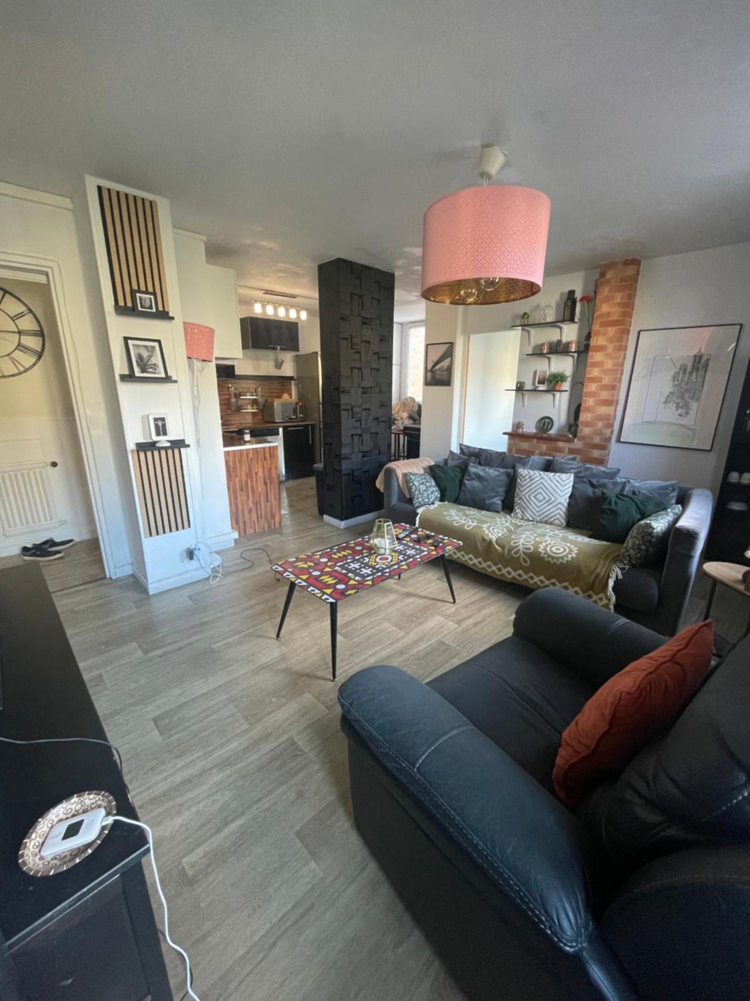 Bel Appartement Spacieux ,Convivial De 3 Chambres Avec Parking Prive Secure Caen Eksteriør bilde
