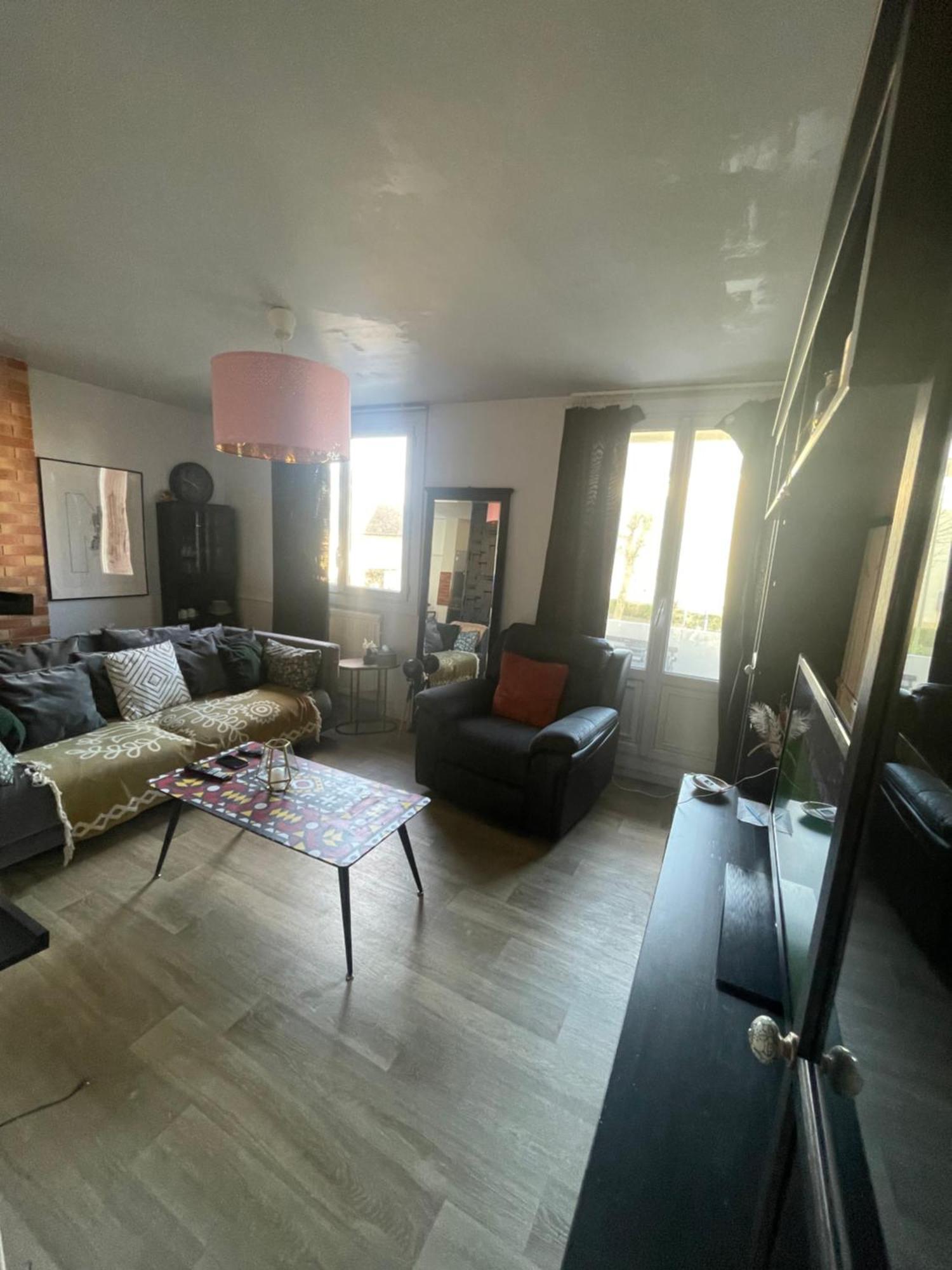 Bel Appartement Spacieux ,Convivial De 3 Chambres Avec Parking Prive Secure Caen Eksteriør bilde