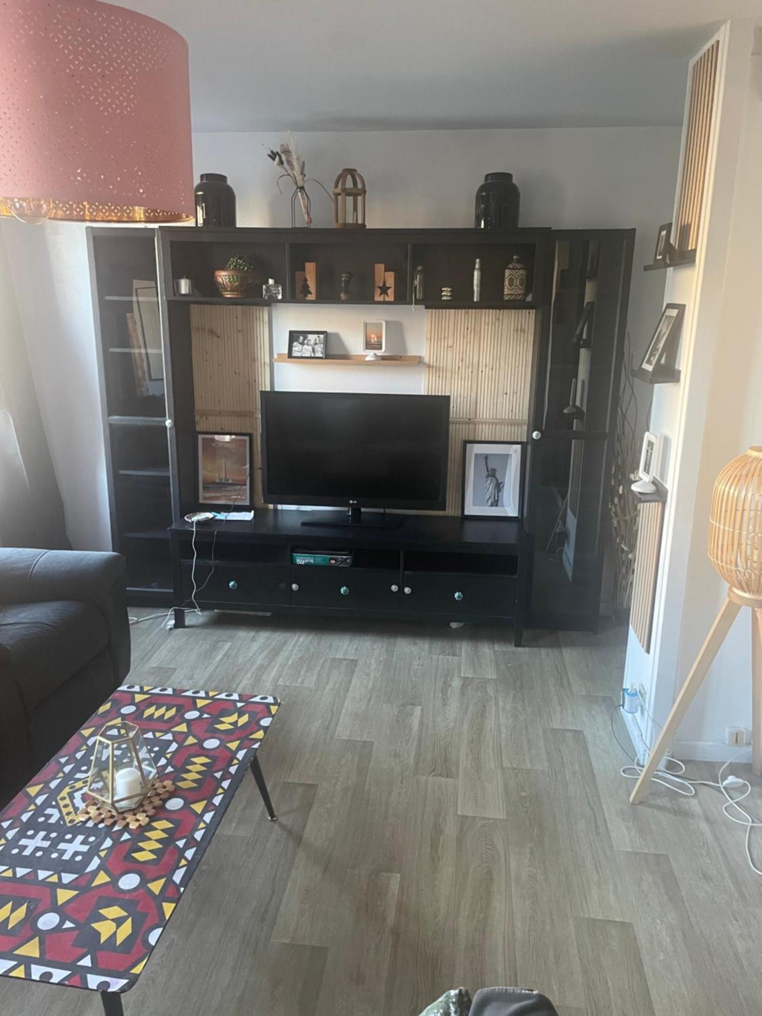 Bel Appartement Spacieux ,Convivial De 3 Chambres Avec Parking Prive Secure Caen Eksteriør bilde